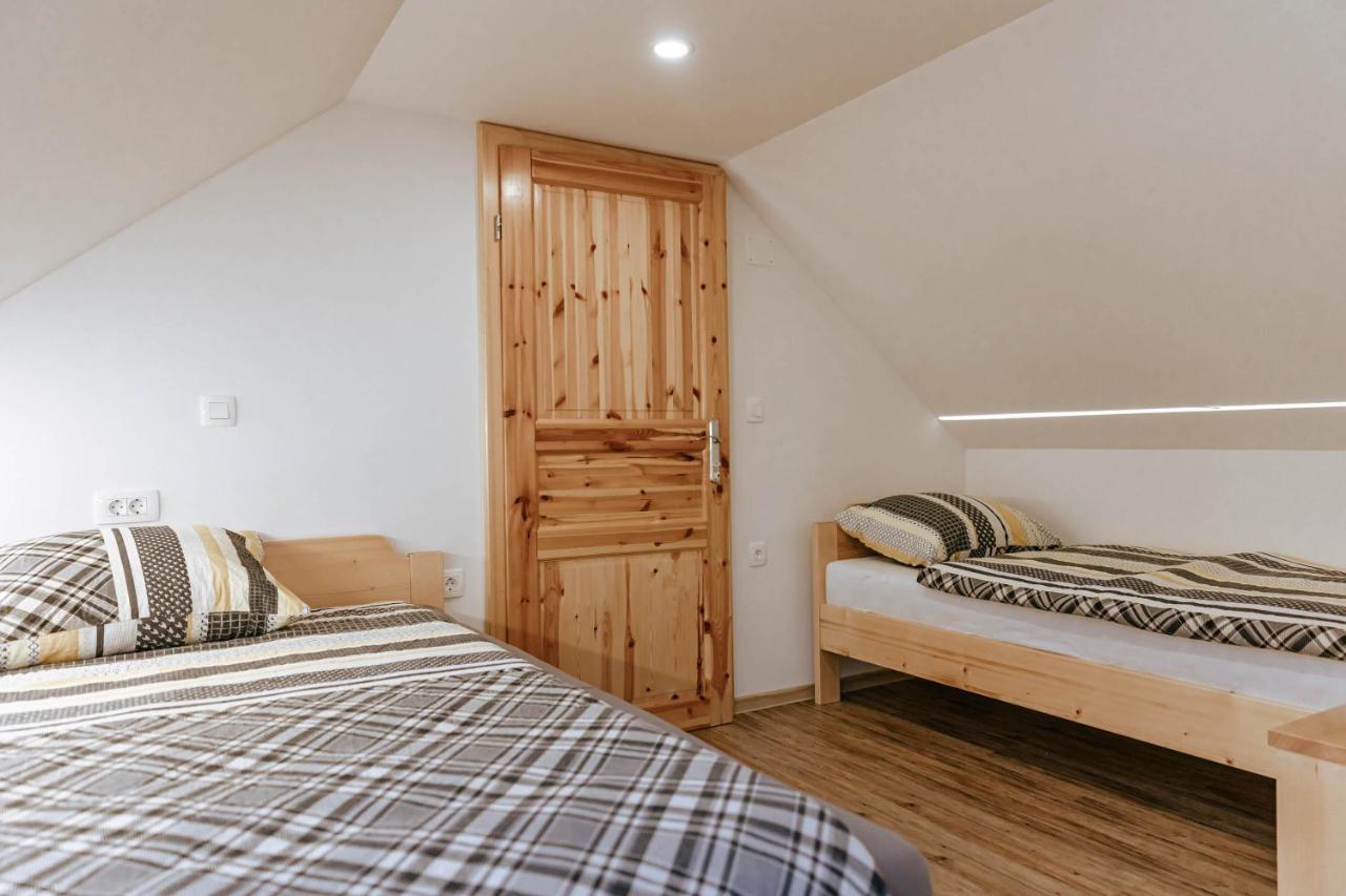 Apartments Cenda ゴレンスカ地方 エクステリア 写真