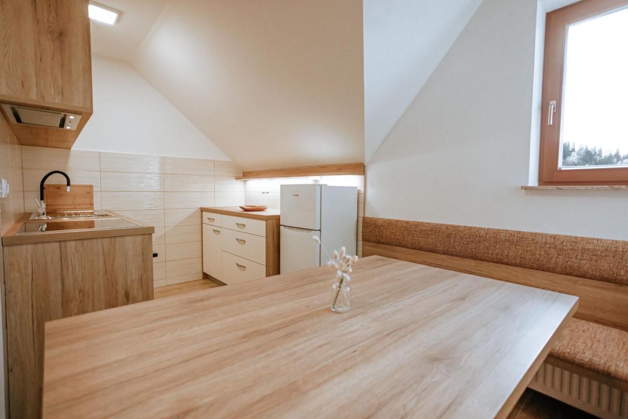 Apartments Cenda ゴレンスカ地方 エクステリア 写真