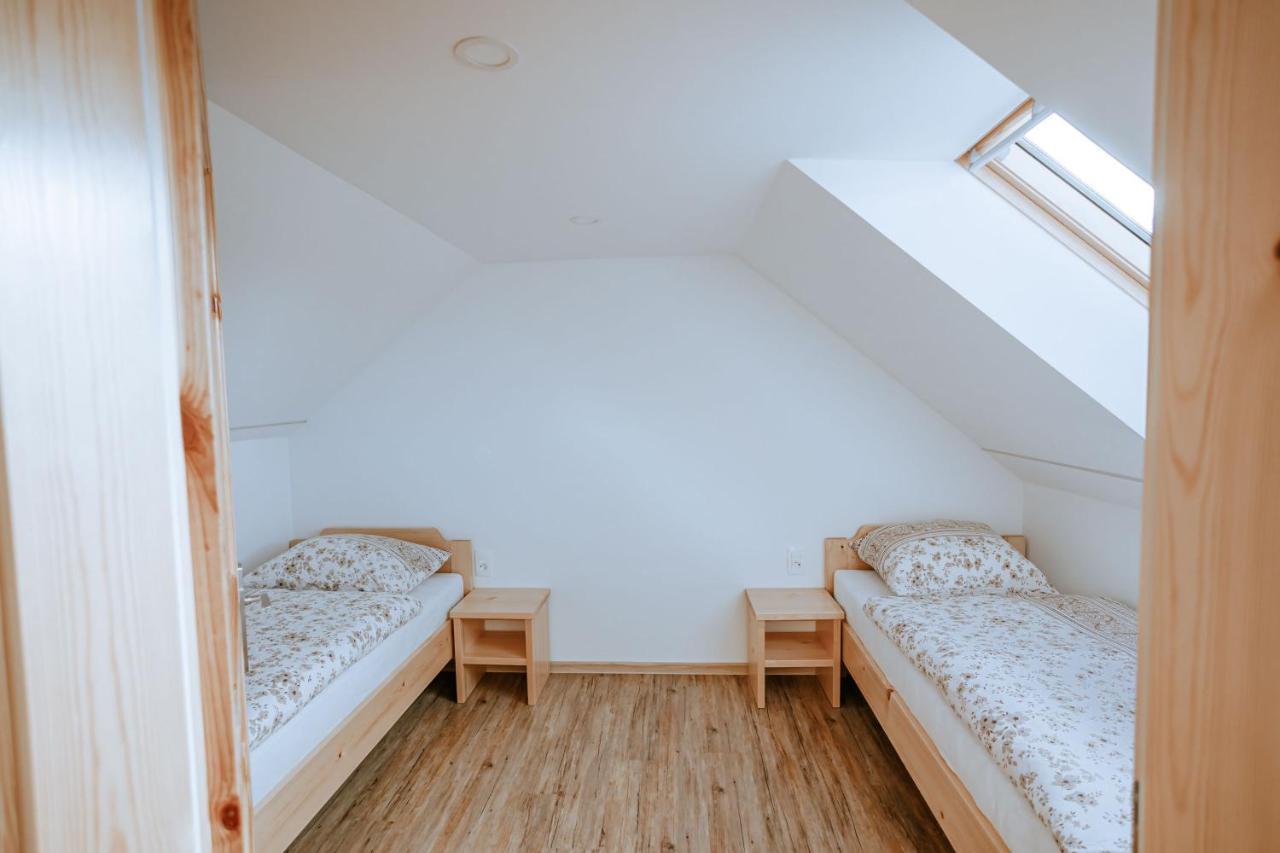 Apartments Cenda ゴレンスカ地方 エクステリア 写真