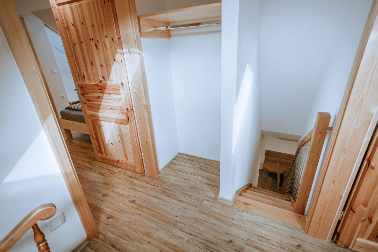 Apartments Cenda ゴレンスカ地方 エクステリア 写真